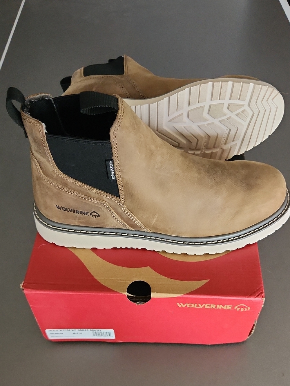 Wolverine Men's Tan Chukka Chelsea Boots